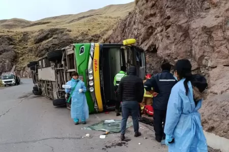 Volcadura de mnibus dej 7 fallecidos y ms de 30 heridos