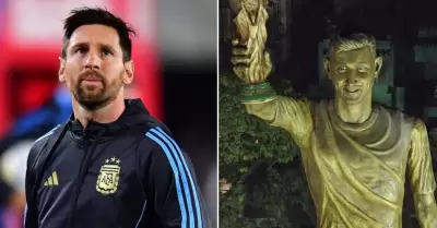 Lionel Messi y su reacci�n al ver su estatua en India