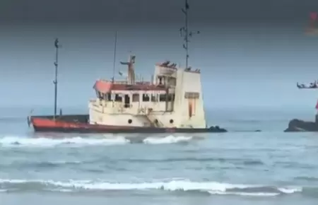 Dos adolescentes desaparecen tras ingresar a peligroso buque encallado en Ventan