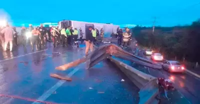 Nuevo Le�n: Accidente de cami�n dej� ocho fallecidos.