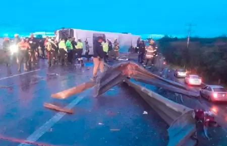 Nuevo Le�n: Accidente de cami�n dej� ocho fallecidos.