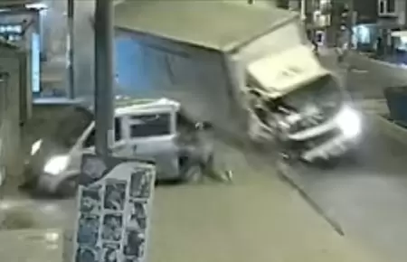 Pareja de esposos muere tras violento accidente en Ate.