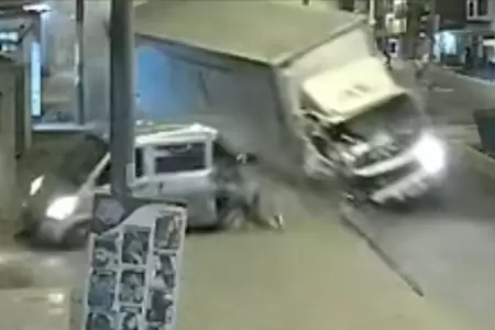 Pareja de esposos muere tras violento accidente en Ate.