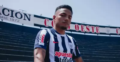 Cristian Carbajal fue anunciado como fichaje para Alianza Lima.