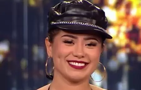 Ana Luc�a Urbina imita a Selena Quintanilla