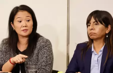 Keiko Espinoza junto a su abogada Giuliana Loza.