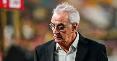 Jorge Fossati explota y tilda de "bobos" a exfutbolistas