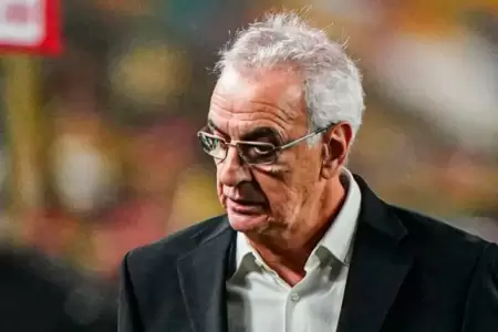 Jorge Fossati explota y tilda de "bobos" a exfutbolistas