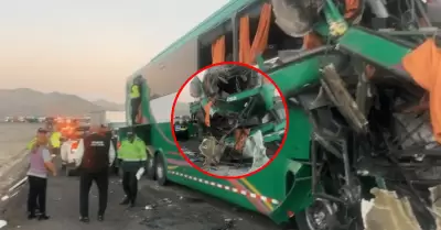 Colisi�n de buses interprovinciales en Casma deja al menos 28 heridos