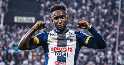 Eryc Castillo contento por contrato de varios a�os con Alianza Lima.