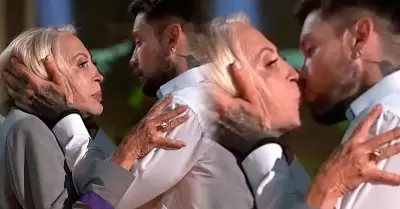 Laura Bozzo y Luis Mateucci se besan en reality.