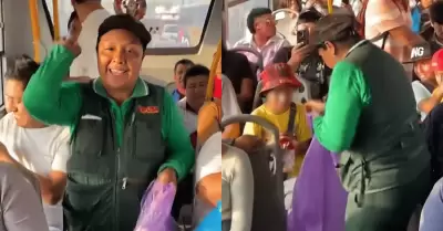 Cobradora de empresa Vipusa entrega regalos a ni�os por Navidad