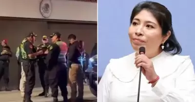 Refuerzo policial frente a la Embajada de M�xico