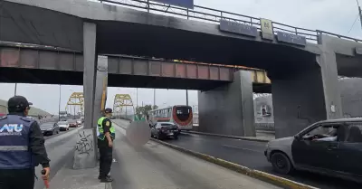 Mujer perdi� la vida tras caer y ser arrollada por bus del Metropolitano.