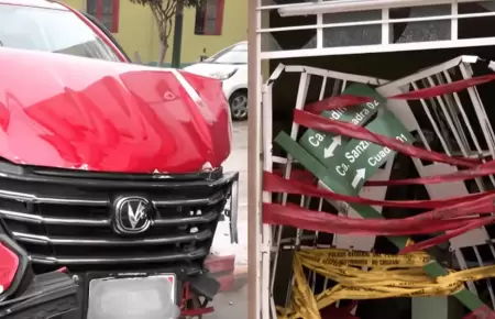 Taxista falleci� por paro card�aco y veh�culo impact� contra peluquer�a en Surqu