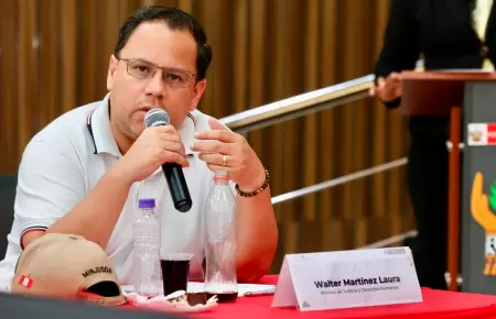 Walter Mart�nez Laura.