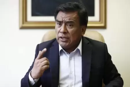 Javier Vel�squez Quesqu�n molesto con cambios en lista parlamentaria del APRA.