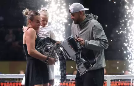 Tenista semiretirado venci� a la N�1 del tenis femenino en exhibici�n.