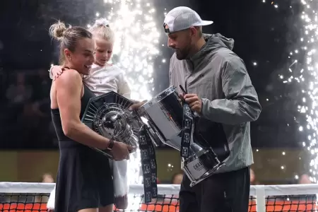 Tenista semiretirado venci� a la N�1 del tenis femenino en exhibici�n.