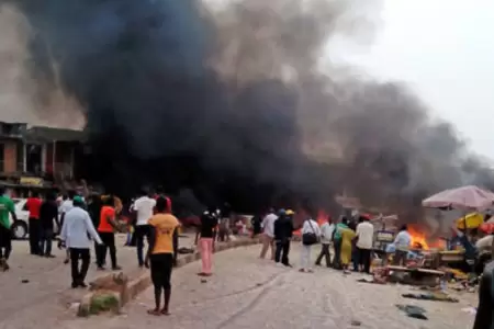 Detonaci�n de bomba contra caravana dej� al menos siete muertos.