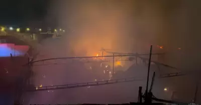 Incendio en chatarrer�a de Chorrillos