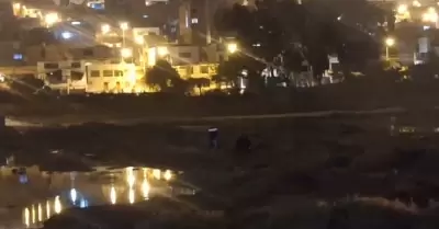 Delincuentes roban veh�culo en Chorrillos