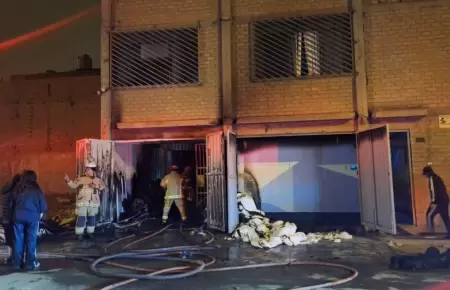 Presuntos extorsionadores provocan incendio