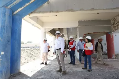 Contralor de la Rep�blica durante la inspecci�n al estadio Miguel Grau de Piura.
