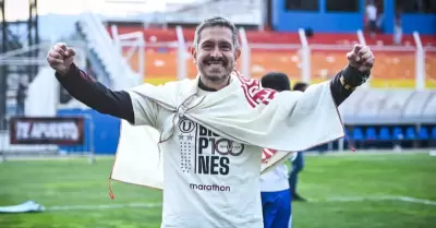 Franco Velazco arremeti� contra algunos hinchas de la 'U'.