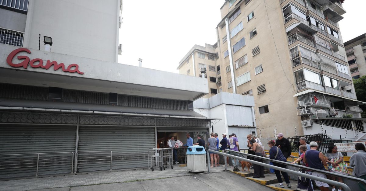 Población en Venezuela a la expectativa tras ataque de Estados Unidos, según periodista venezolano