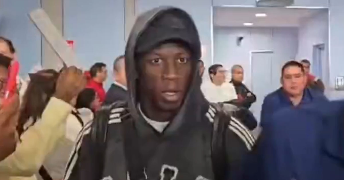Luis Advíncula ya se encuentra en Lima para fichar por Alianza: Jugador pasará exámenes médicos