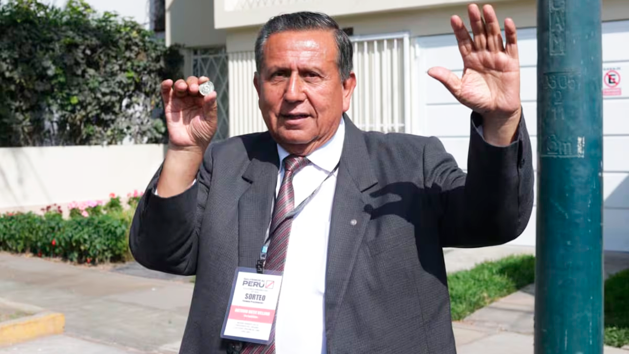 Antonio Ortiz es el candidato a la Presidencia por Salvemos al Per�.