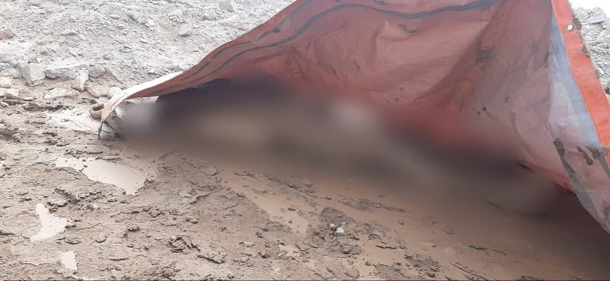 El cad�ver encontrado tras el huaico en Caravel�.