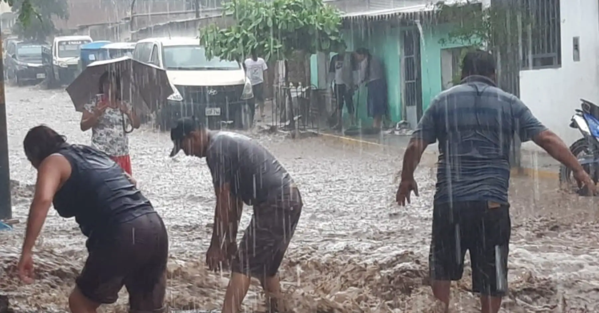 Advierten lluvias de hasta FUERTE INTENSIDAD en seis regiones del país: Revisa si tu provincia está bajo "alerta naranja"