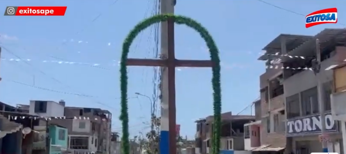 Cruz en intersecci�n del accidente aun es visitada cada 23 de enero.