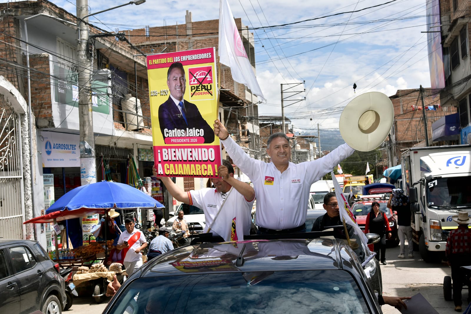 Candidato presidencial Carlos Jaico anuncia construcción de Tren Trasandino en Cajamarca
