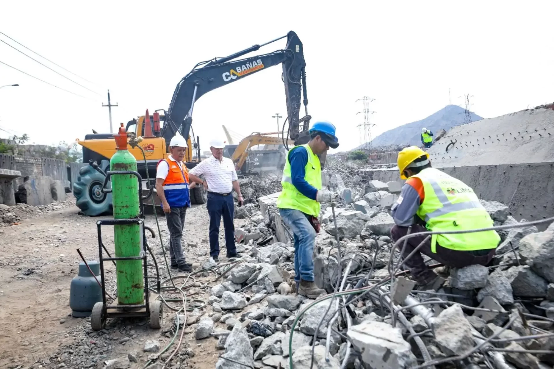 Demolici�n de puente Los Libertadores en SJL dar� paso a loza deportiva.