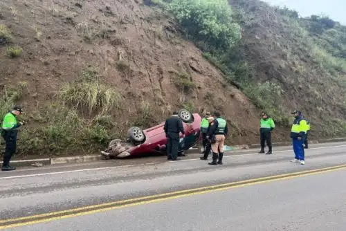 Doble accidente se registr� en la v�a Cusco-Arequipa este jueves 29.
