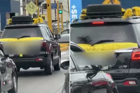 Auto decorado con 'ropa interior' amarilla