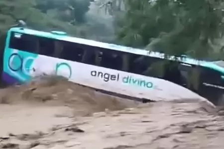 Pasajeros salvan de morir tras ser arrastrados por activaci�n de quebradas