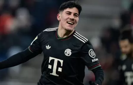 Felipe Ch�vez anot� su primer gol con el Bayern M�nich.