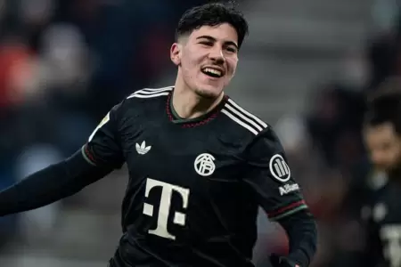 Felipe Ch�vez anot� su primer gol con el Bayern M�nich.