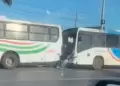 Choque entre dos buses de transporte p�blico: Reportan al menos 19 heridos en Loma Pyt�