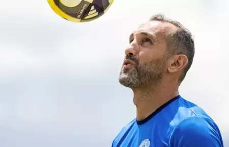 Hern�n Barcos ya eligi� su dorsal en FC Cajamarca