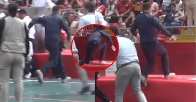 Jos� Jer� sufri� resbal�n al subir a escenario en inauguraci�n en Trujillo