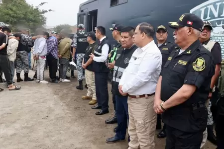 Ministro de Justicia en supervisa trasladado de reos a penales de m�xima segurid