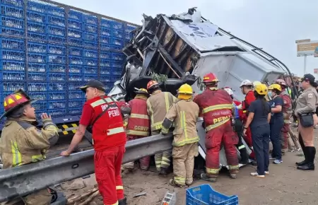 Choque m�ltiple en la Panamericana Sur