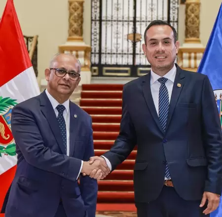 Jos� Jer� / Alber Ramdin.