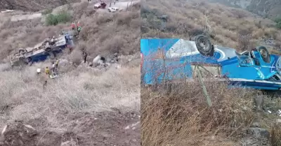 Ca�da de bus en Arequipa deja a tres personas fallecidas.