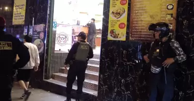 Sujeto detona poderoso explosivo en Chifa de Comas.